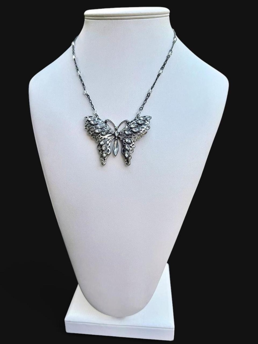 VINTAGE FILIGREE RHINESTONE BUTTERFLY STATEMENT NECKLACE 🦋 Antique Silver